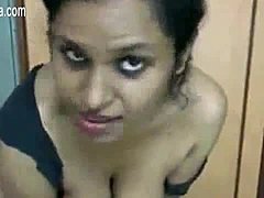 Bengálska učiteľka sexu predvádza svoje schopnosti v tomto audio videu