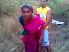 Vídeo de sexo de longa duração de shemale indiana bhabhi