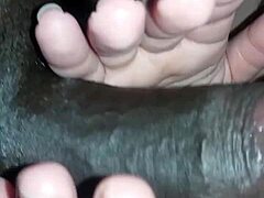 Chupando um pau preto: uma aventura selvagem de casais maduros