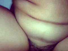 MILF-ul cu sânii mari își ia pizda futută de un penis mare
