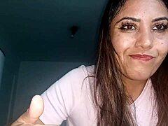 Sevimli ve seksi vlog: Büyük göğüsler ve seksilik şöleni