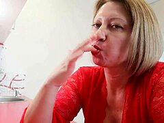 MILF Licking and Eatin': A Delicious Experience