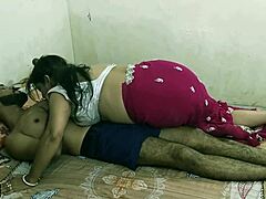 Indiana de meia-idade desfruta de um pau preto grande em pornô caseiro em hindi