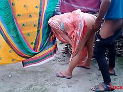 Indiai háziasszonyok szabadtéri szexkalandja helyi érett nőkkel HD-ben