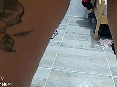 Pravi analni squirting z milfy MILF