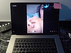 Una pornostar matura spagnola dà piacere al suo ammiratore della webcam in una sessione bollente!