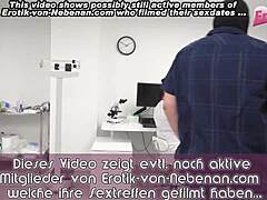 Médica alemã faz um boquete para um homem gordo e feio no hospital