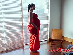 Reife und schwangere Stiefmutter: Teil 2