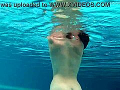 סזאן, ה-MILF האירופית המהממת, מצלמת תמונות אירוטיות מתחת למים