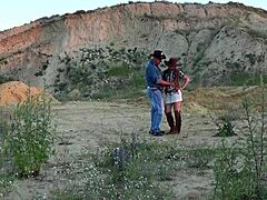 Blowjob and cowgirl action in the open air