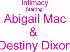 Göğüslü sarışın Abigail Mac, lezbiyen Destiny Dixon tarafından amını yalar