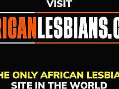 Красивые чернокожие лесбиянки исследуют тела друг друга в домашнем видео