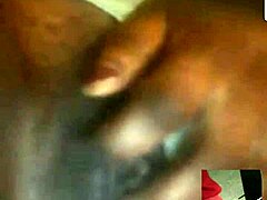 Afrika dewasa dengan vagina dicukur turun dan kotor