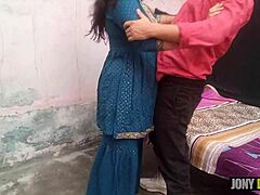 Záznam sexuálního tabu indických párů s sprostými řečmi a nevlastní matkou