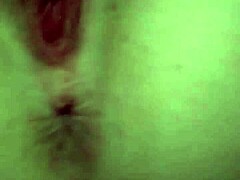 Amatörblond MILF suger och leker med sin våta fitta i HD-video