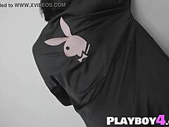 Svart MILF med perfekt rumpa Ana Foxxx onanerar för Playboy