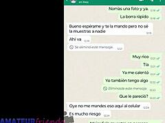 Latina MILF masturbiert in Whatsapp-Webcam mit Stiefschwester